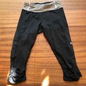 Lululemon Capri Cinched Legging with Striped Band